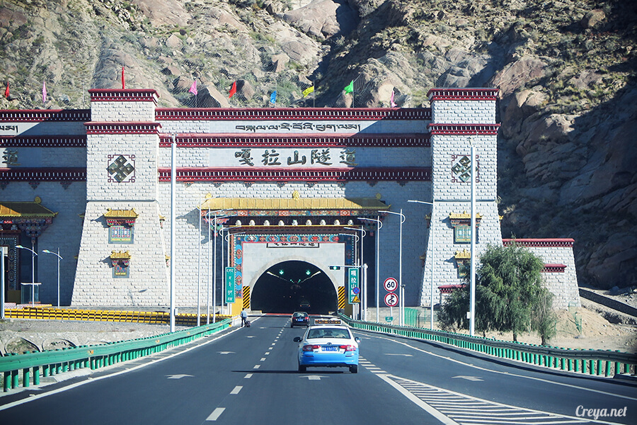 2015.11.15 | Tibet 西藏踢北去 | 終於踏上拉薩,吸著傳說中的稀薄氧氣與高山症對決 11.jpg