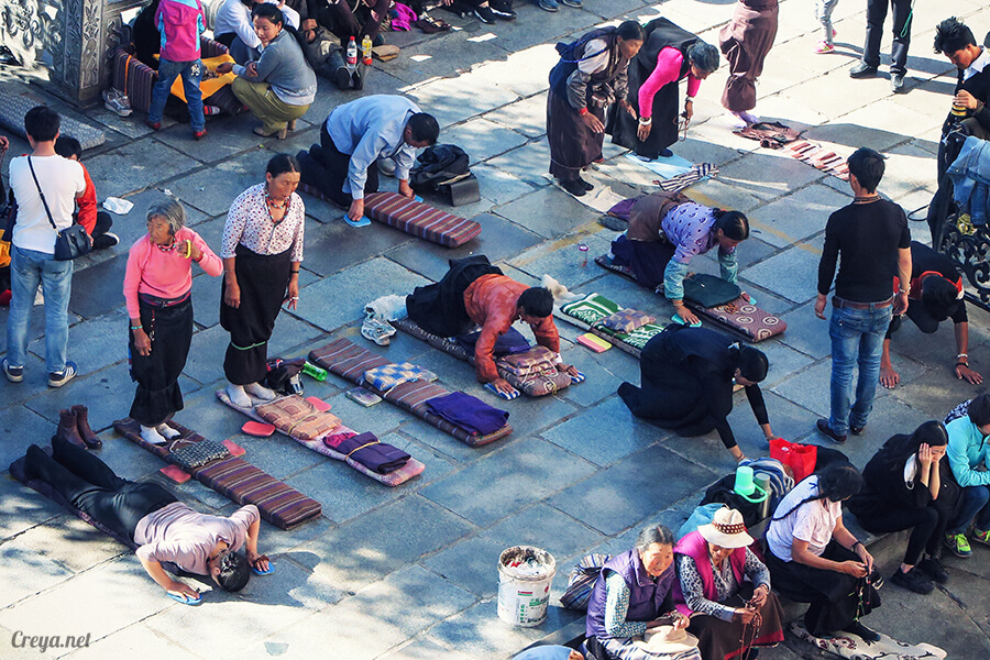 2015.12.09 | Tibet 西藏踢北去 | 尋找藏人真正的拉薩中心,被信仰力量震撼的大昭寺與舊城區 18.jpg