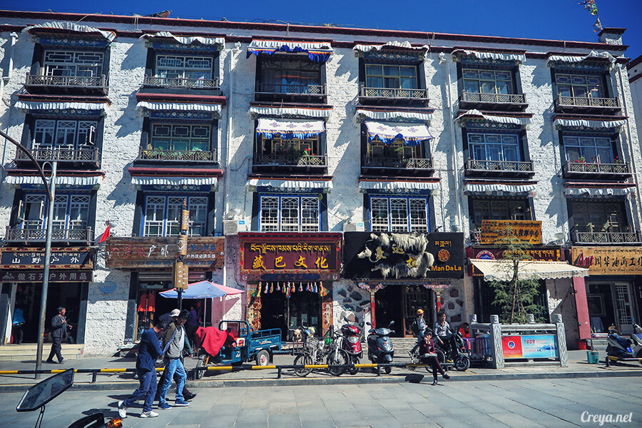 2015.12.09 | Tibet 西藏踢北去 | 尋找藏人真正的拉薩中心,被信仰力量震撼的大昭寺與舊城區 04.jpg