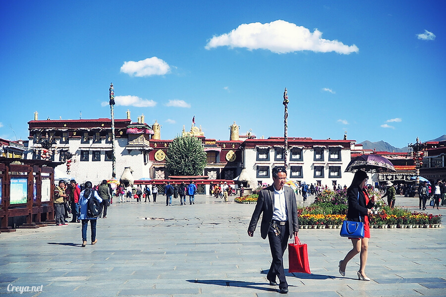 2015.12.09 | Tibet 西藏踢北去 | 尋找藏人真正的拉薩中心,被信仰力量震撼的大昭寺與舊城區 08.jpg