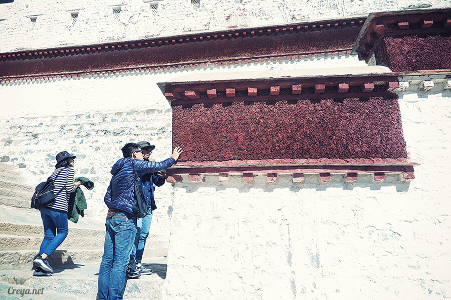 2015.12.04| Tibet 西藏踢北去 | 藏人的精神殿堂布達拉宮,但或許不只我們高山反應沒精神…10.jpg