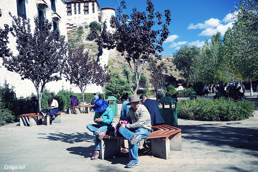 2015.12.04| Tibet 西藏踢北去 | 藏人的精神殿堂布達拉宮,但或許不只我們高山反應沒精神…03.jpg