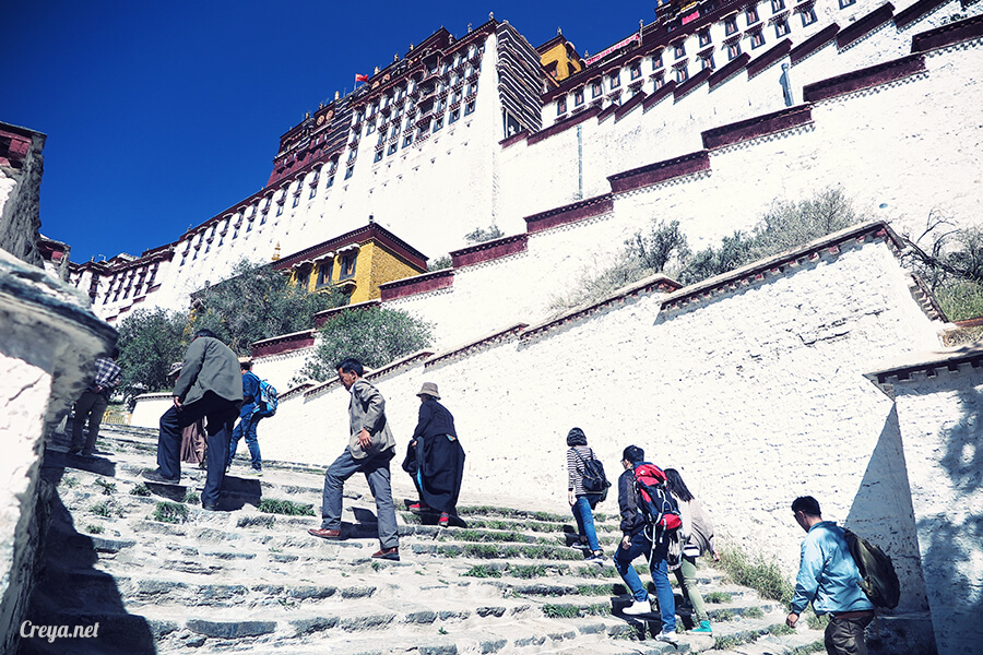 2015.12.04| Tibet 西藏踢北去 | 藏人的精神殿堂布達拉宮,但或許不只我們高山反應沒精神…07.jpg
