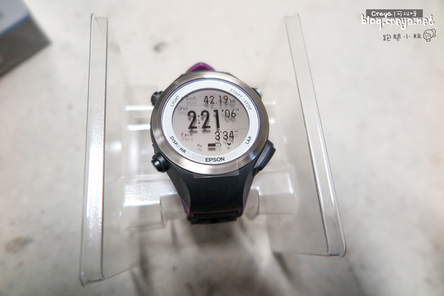 2015.05.04| 跑腿小妞| EPSON RUNSENSE SF-810 穿戴式運動手錶正宗開箱文 04.jpg